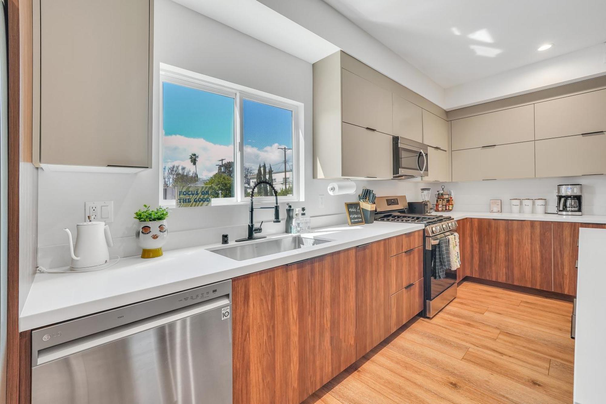 Luxurious Townhome W/3 Master Suites Gated Parking Los Angeles Exterior foto